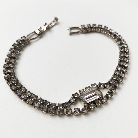 Fancy rhinestone bracelet, dainty clear crystal cocktail party bracelet - Picture 3 of 10